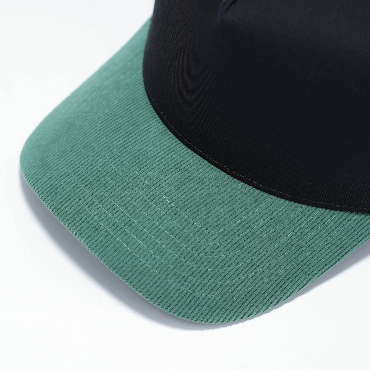 GORRA 5 PANELES CURVA PANA